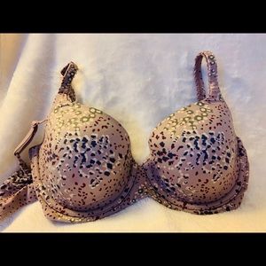 Victoria Secret Body Bra